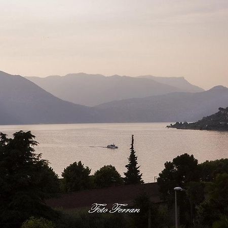 Casa Vacanze Gli Ulivi Del Lago Villa Sale Marasino Exterior foto