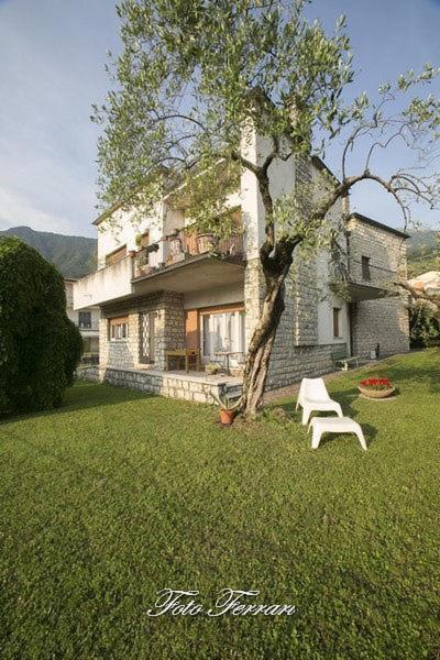 Casa Vacanze Gli Ulivi Del Lago Villa Sale Marasino Exterior foto