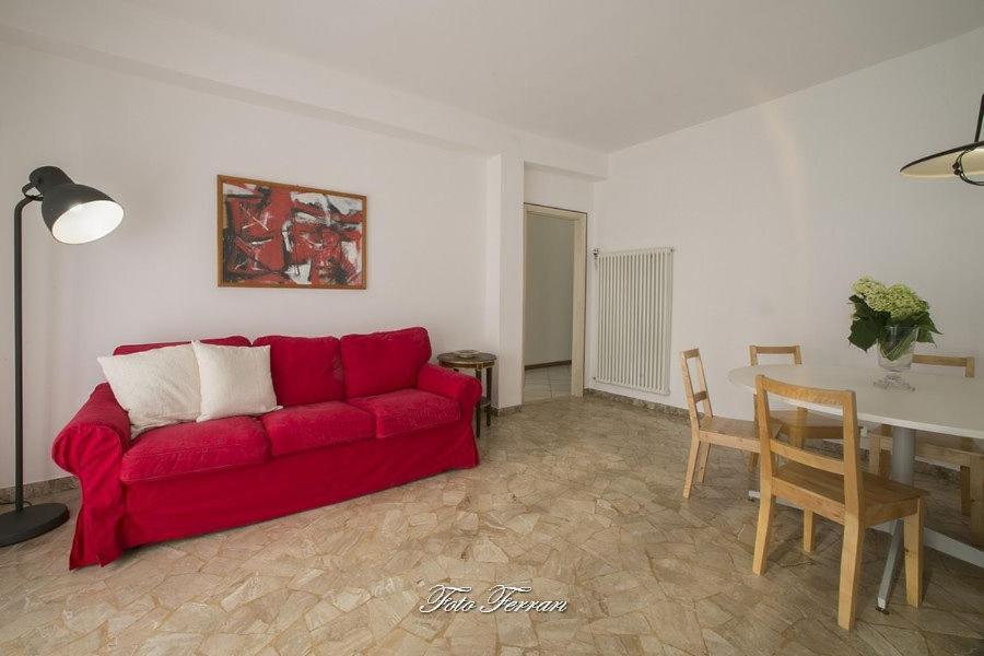 Casa Vacanze Gli Ulivi Del Lago Villa Sale Marasino Exterior foto